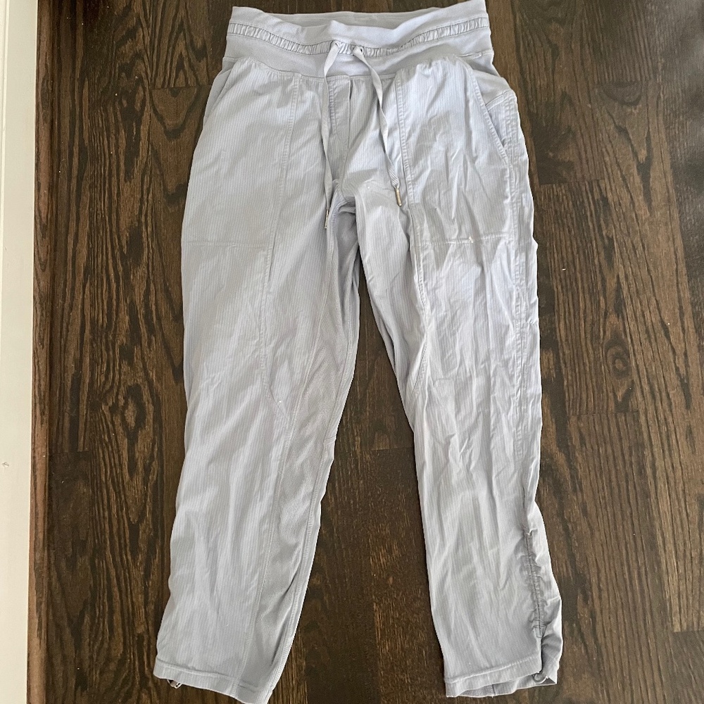 Lululemon crop  Dance Studio Jogger - woman's size 4
